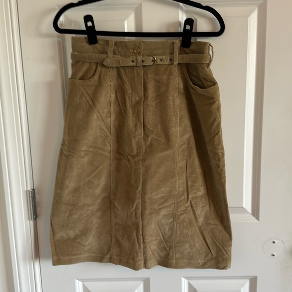 Harve Bernard Size 8 Tan corduroy Skirt